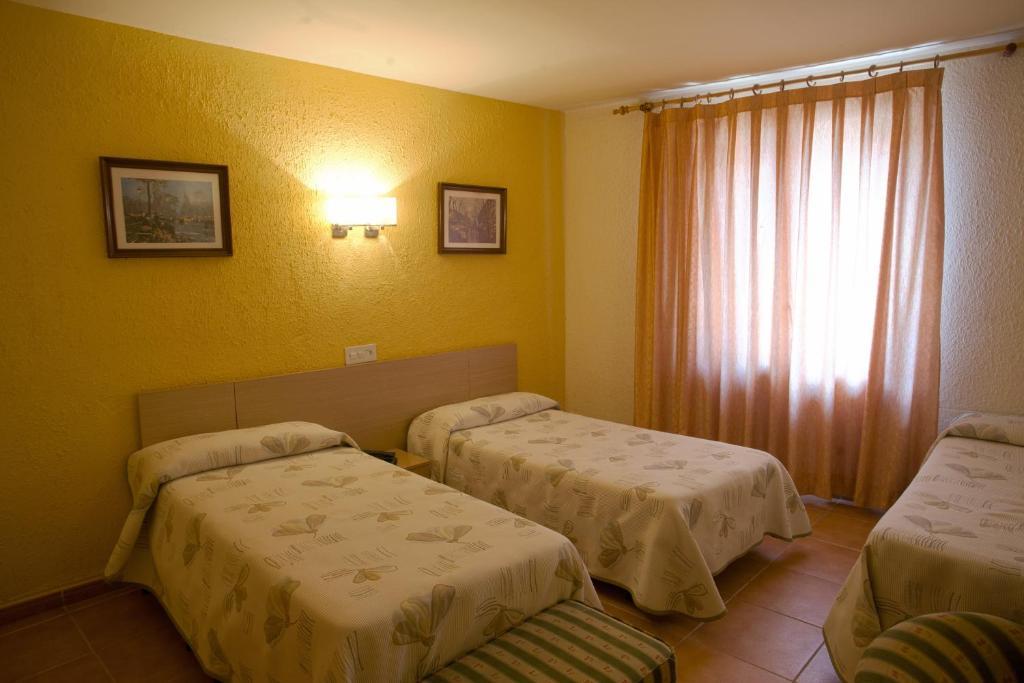 Hotel La Paz Jaca Room photo